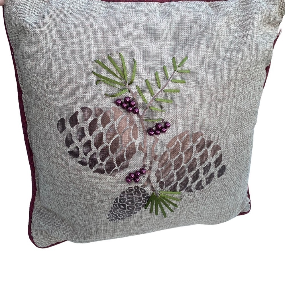 Accent Pillow in One Size Textured Beading
Pine Cone EUC Dark Tan Brown